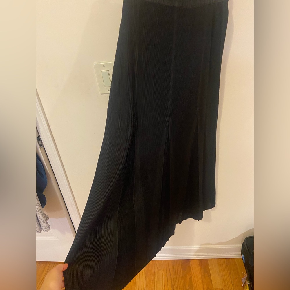 Black pleated maxi skirt with cool pleating design on the bottom